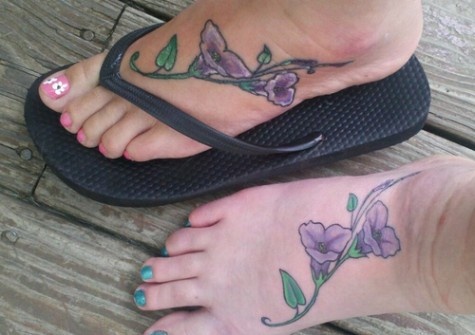 my-mom-and-i-got-our-matching-lily-vine-tattoos-at-island-tattoo
