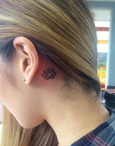 behind-ear-tattoo-design-22