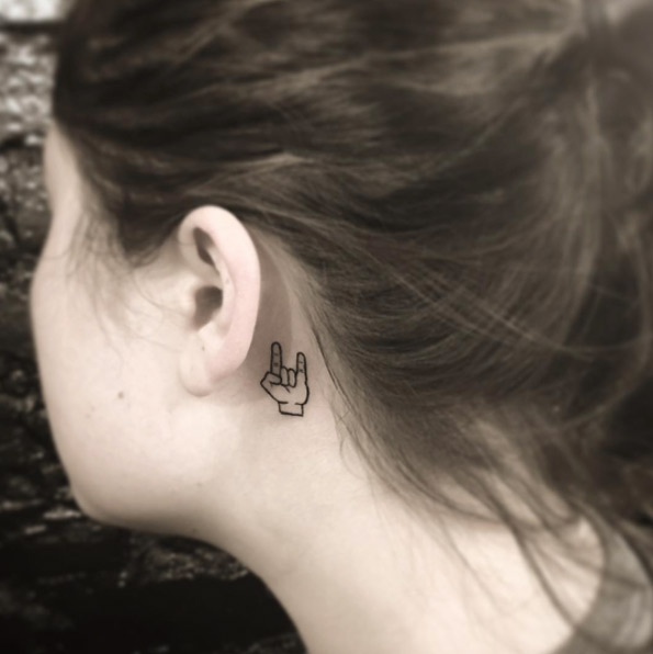 behind-the-ear-tattoo-design-9