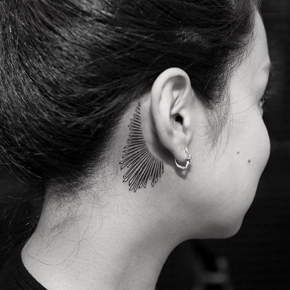 jewelry-behind-ear-tattoo