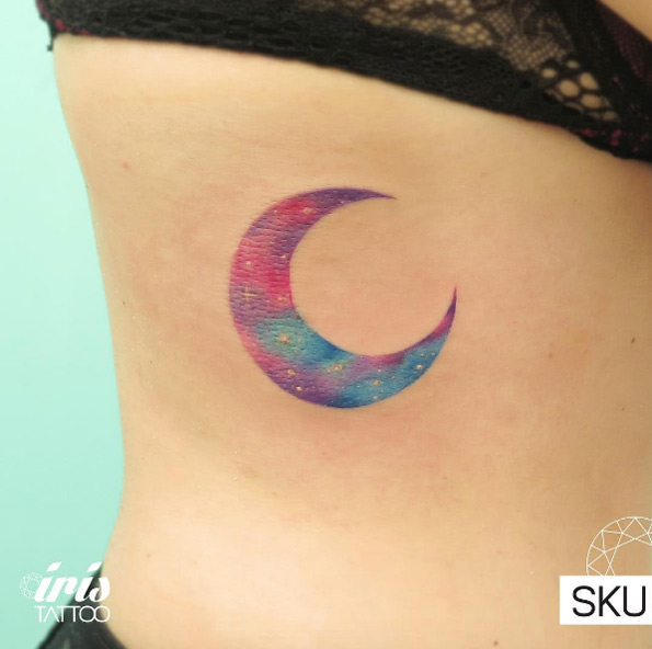 watercolor-crescent-moon-tattoo