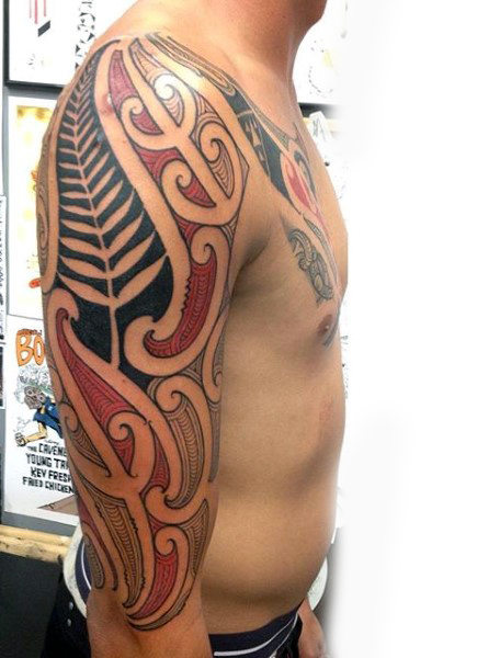 cool-maori-tattoo-design-ideas-for-men-half-sleeve-with-red-and-black-ink