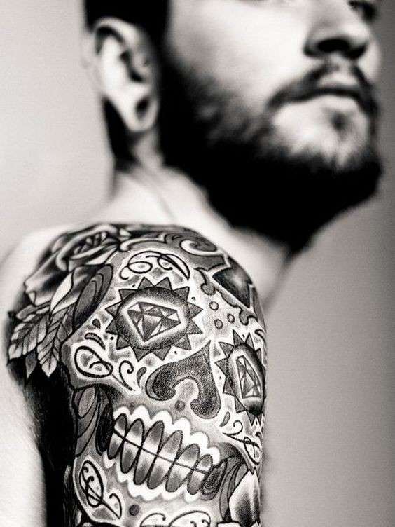 tatuaggio-teschio-messicano-sulla-spalla