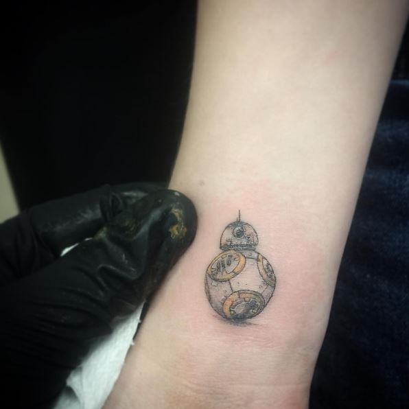 bb-8-star-war-robot-micro-tattoos-design-on-hand