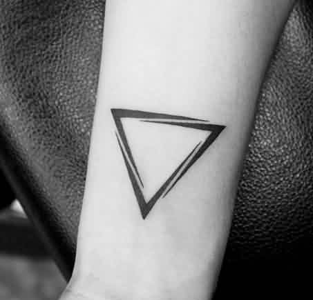 latest-triangle-tattoo-design-for-arm