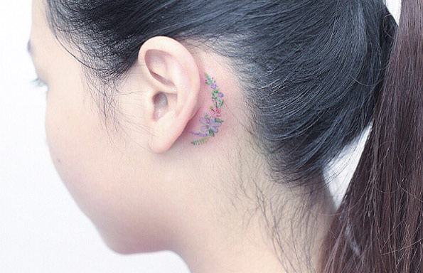 behind-ear-tattoo