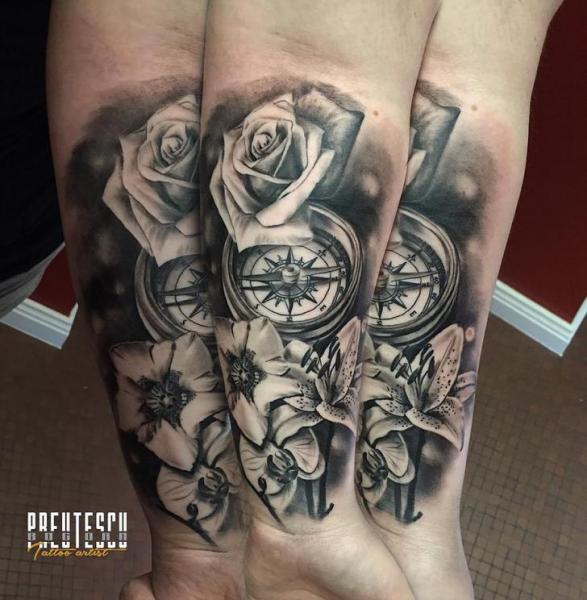 tattoo-arm-compass-flower