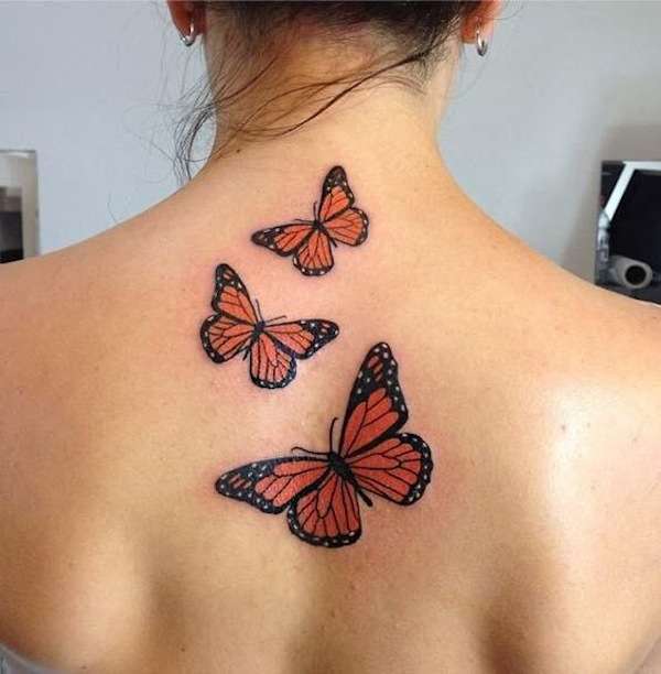 tatuaggio-con-farfalle-rosse