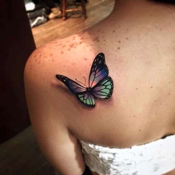 tatuaggio-farfalla-colorata-3d