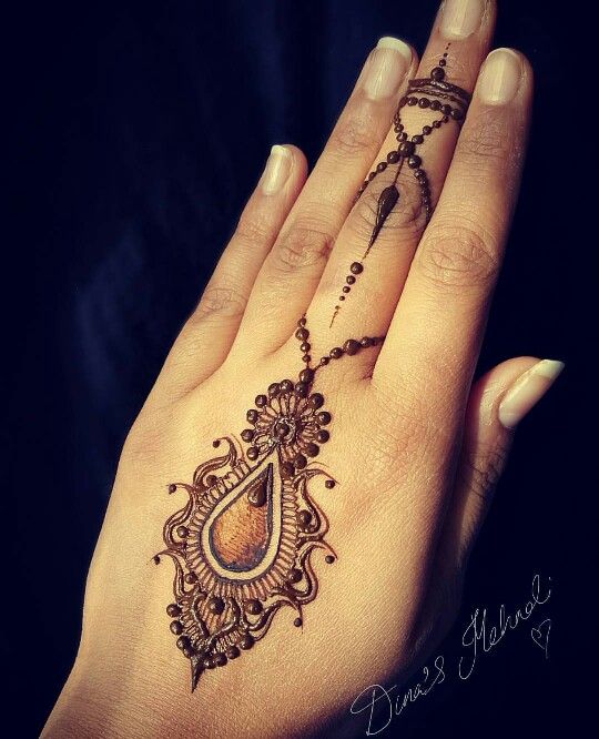 Henna-tattoos-for-hands-2