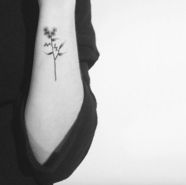 Minimal-flower-tattoo