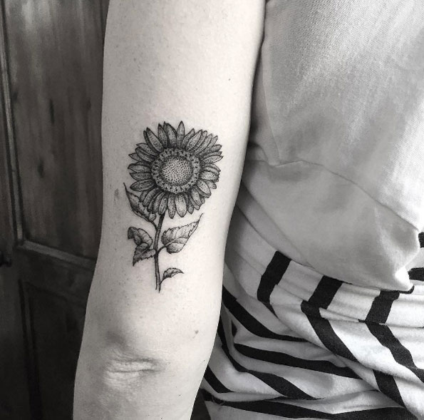 blackwork-back-arm-sunflower-tattoo
