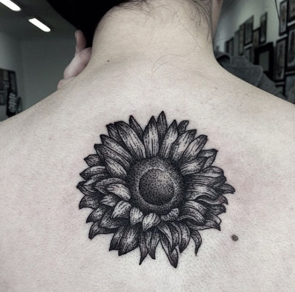 blackwork-sunflower-tattoo
