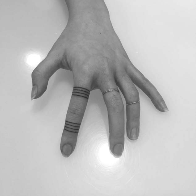 finger-band-tattoos