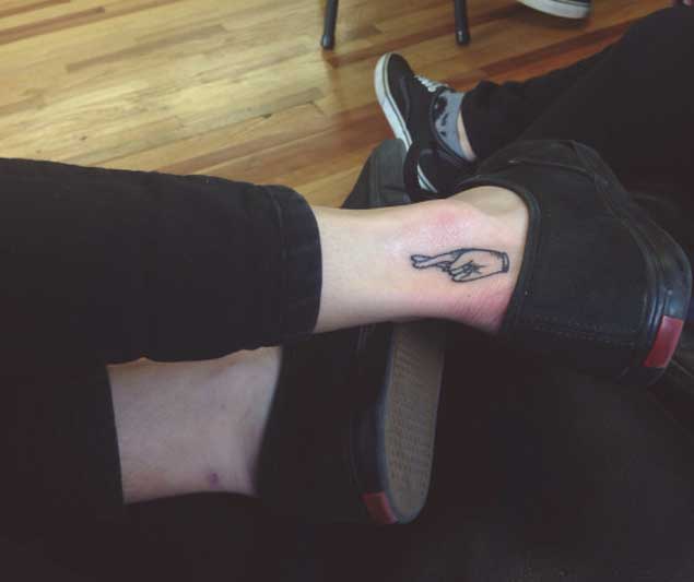 fingers-crossed-tattoo