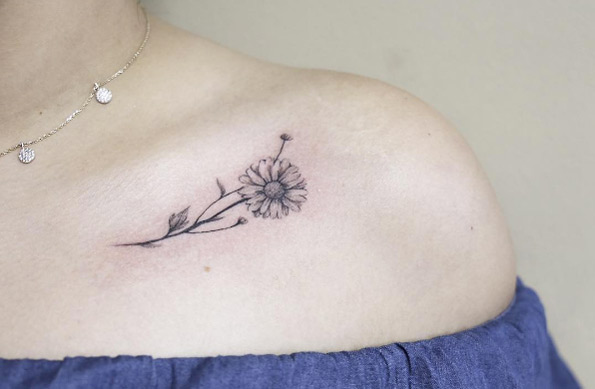 floral-collarbone-tattoo