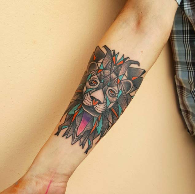 geometric-lion-tattoo