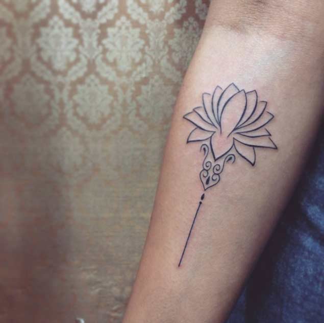 minimalistic-lotus-flower-tattoo