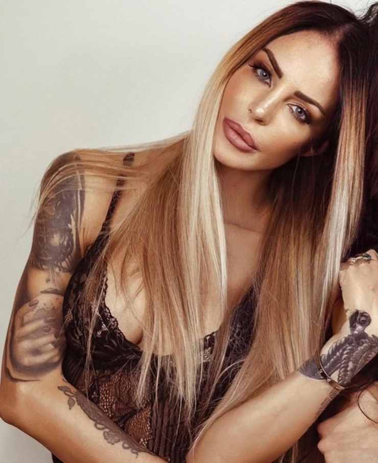 Nina Moric tatuaggio
