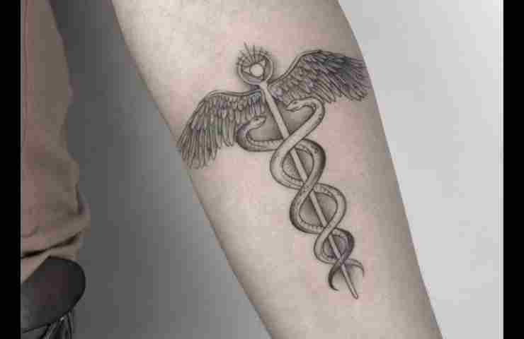 tatuaggio caduceo