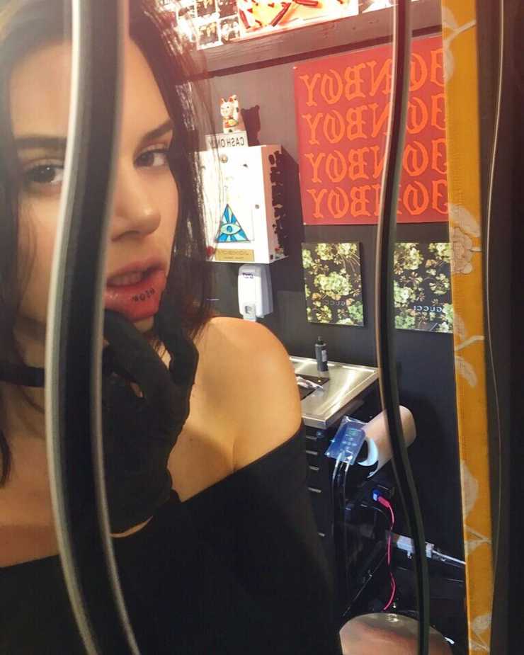 Kendall Jenner tatuaggio labbro 