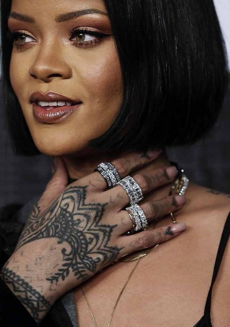 Rihanna tatuaggio