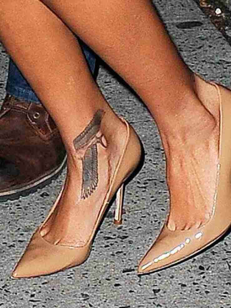 Rihanna tatuaggio