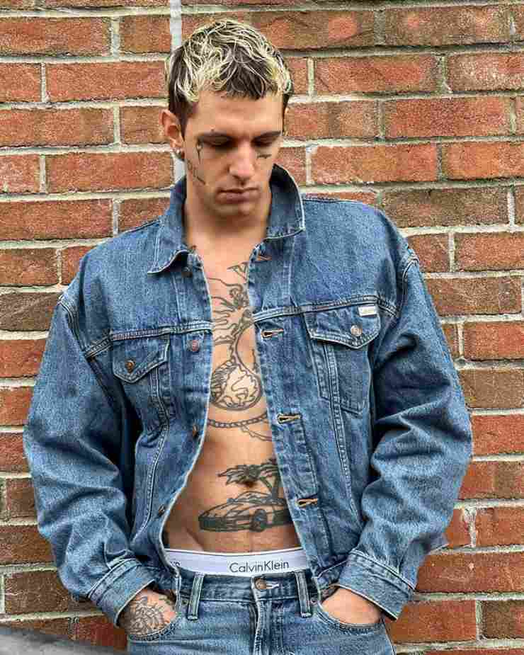 Achille Lauro in denim