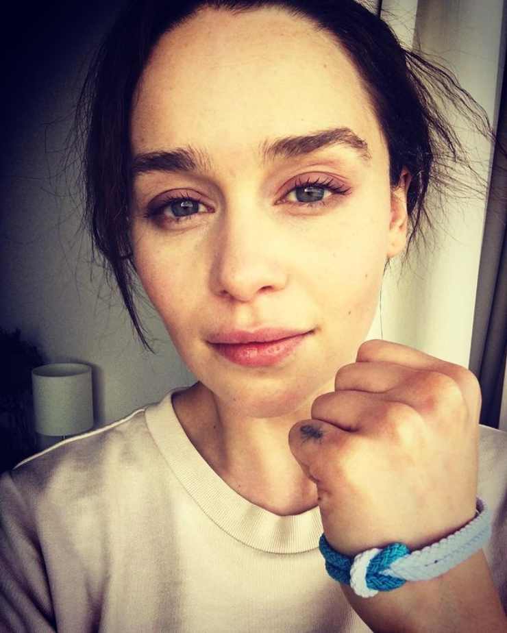 Emilia Clarke tatuaggio ape 